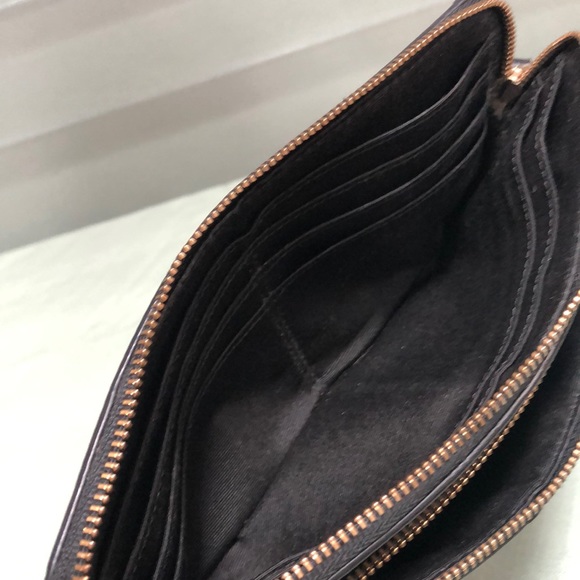 Coach - Picture 4 of 7